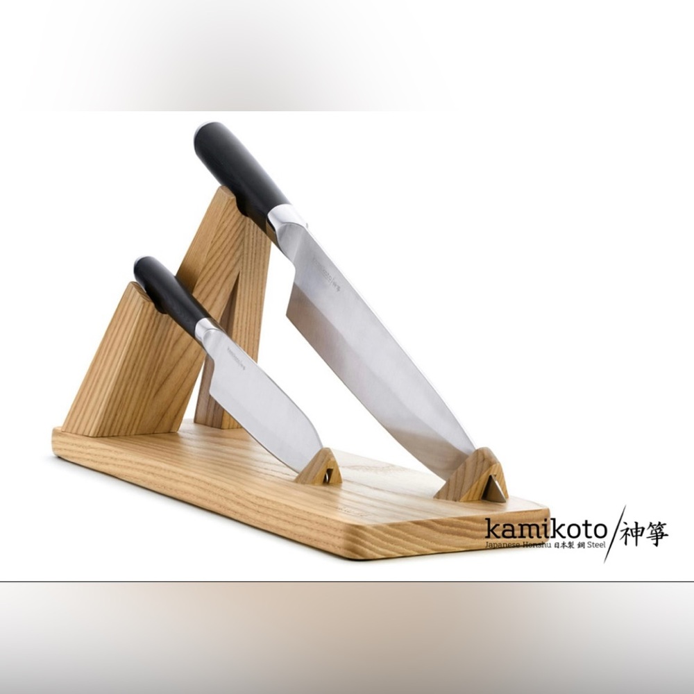 NWT Kamikoto - Senshi Dual Knife Set with Wooden Display Stand, W/Authentication